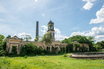 Fototapeta premium Hacienda abandonada/abandoned Farm 