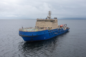 Obraz premium The ice breaker with a platform for helicopter landing.