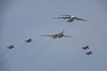 Simulation of refueling in the air of IL-78 and Tu-160 aircraft accompanied by MiG-31 fighters over...