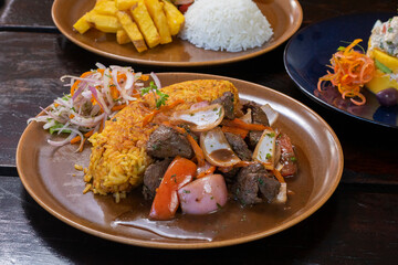 Lomo Saltado con Tacu Tacu