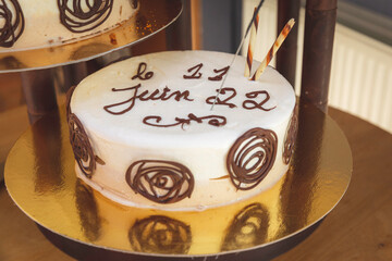 Un gâteau avec la date du jour J