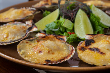 Conchitas a la Parmesana