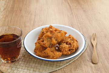 Mentho or lentho, a typical snack from Indonesia. Made from cassava, tolo beans and coconut.
