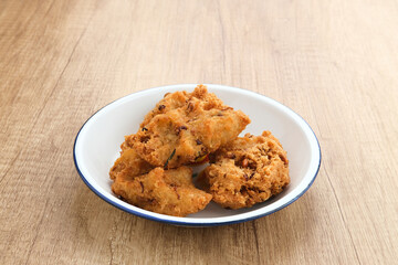 Mentho or lentho, a typical snack from Indonesia. Made from cassava, tolo beans and coconut.
