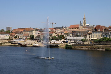 Vue d'ensemble de la ville le long de la rivière Dordogne, ville Bergerac, département de la Dordogne, France