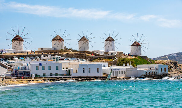 Alte Windm&uuml;hlen Kato Mili       Die malerische  Hauptstadt Chora bekannt als Mykonos-Stadt auf der beliebten Kykladeninsel Mykonos, Griechenland
