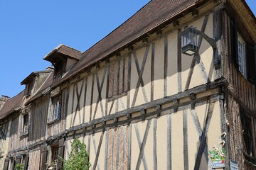Batiment typique, vue de l'extérieur, ville Bergerac, département de la Dordogne, France