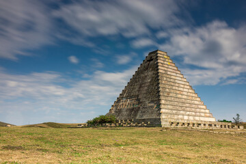 Fototapeta na wymiar Pirámide de los Italianos, Burgos