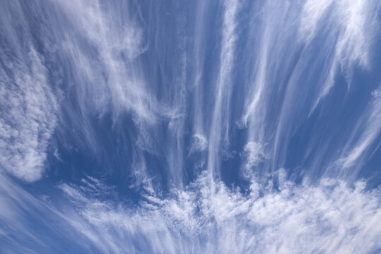 すじ雲 の画像 14 819 件の Stock 写真 ベクターおよびビデオ Adobe Stock