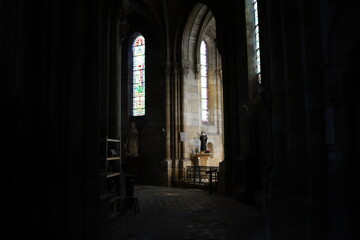 Fototapeta premium L'église Notre Dame de Bergerac, de style neo gothique, intérieur de l'église, ville Bergerac, département de la Dordogne, France