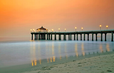 manhattan beach pier at sunset