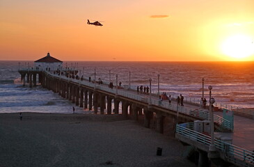 sunset at the manhattan beach pier