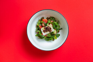 Salad with sun-dried tomatoes and feta