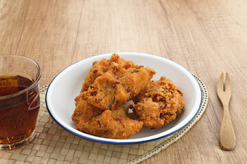 Mentho or lentho, a typical snack from Indonesia. Made from cassava, tolo beans and coconut.
