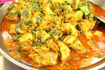 Thai food is popular to eat