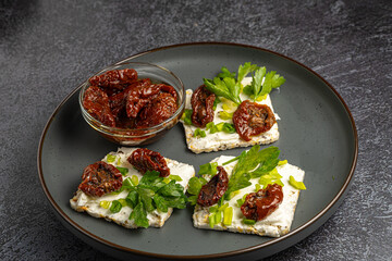 Sandwich Rice corn bread whith Sun-dried tomatoes and cream cheese