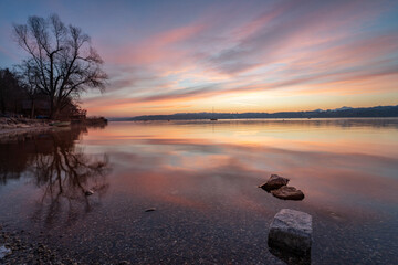 Sonnenaufgang, Simssee, Bayern 