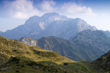 Naklejka premium Scenic View Of Mountains Against Sky