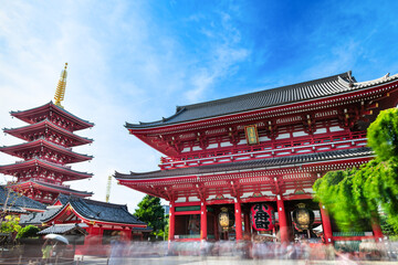 日本観光　浅草浅草寺宝蔵門と五重塔