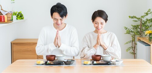 笑顔の日本人カップル