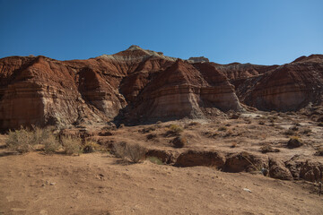 Fototapeta na wymiar Red and white sandstone rock formations in Arizona 