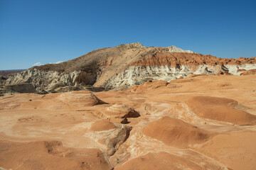 Fototapeta premium Red and white sandstone rock formations in Arizona 