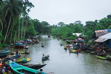 Fototapeta na wymiar Largest Floating Guava Market in the World - Bhimruli, Barishal, Bangladesh