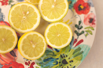 sliced lemons on plate