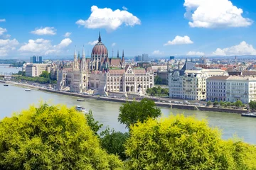 Plexiglas foto achterwand Hungary, panoramic view of the Parliament and Budapest city skyline of historic center. © eskystudio
