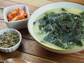 한국전통음식 들깨 미역국