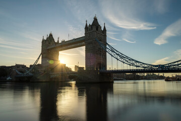 Fototapeta na wymiar Tower Bridge at Sunrise.
