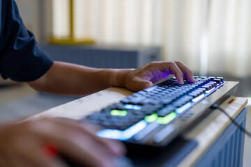 Man type on esport keyboard