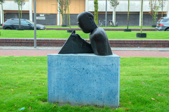 Statue Ambachten Lasser At Den Helder The Netherlands 23-9-2019