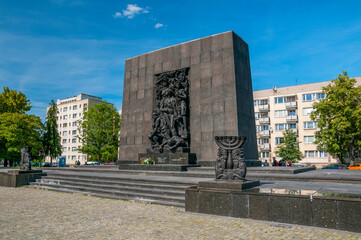 Obraz premium Monument of the Ghetto Uprising, Warsaw, Masovian Voivodeship, Poland