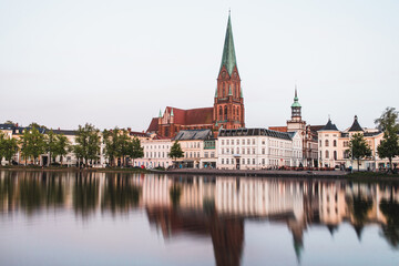 Obraz premium Blick auf den Dom Schwerin