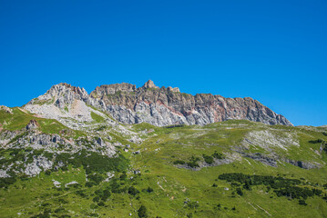 Die imposante Rote Wand im Lechquellengebirge