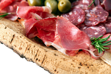 Vassoio di salumi tipici italiani