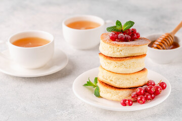 Japanese soft pancakes with berries