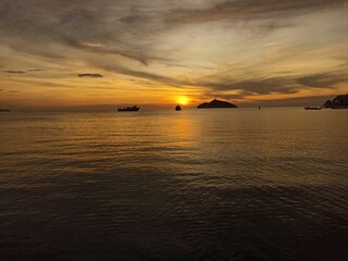 Obraz premium sunset over the sea