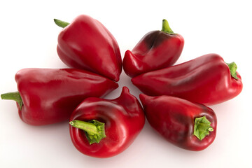 sternenförmig angelegte Paprikas