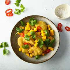 Deep fried shrimps with mango salsa