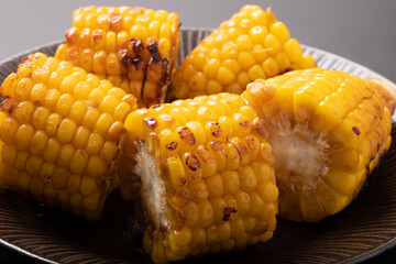 焼きとうもろこし