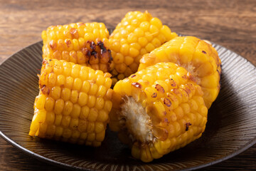 焼きとうもろこし