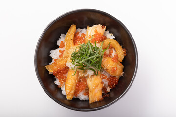 鮭ハラス丼　(イクラ・大根おろし・青しそ・すりごま)