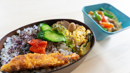 手作りのお弁当