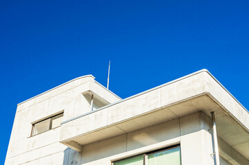 建物に設置された避雷針