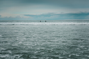 Obraz premium Guy surfing 