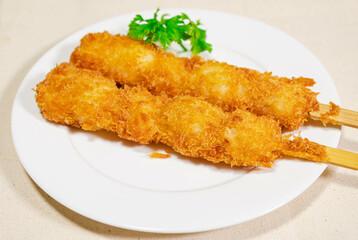 うずらと鶏肉の串揚げ