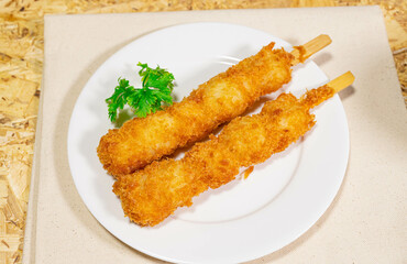 うずらと鶏肉の串揚げ