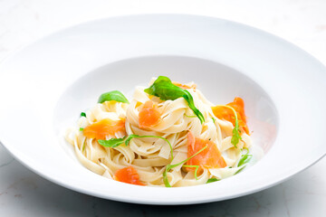 tagliatelle with smoked salmon and spinach